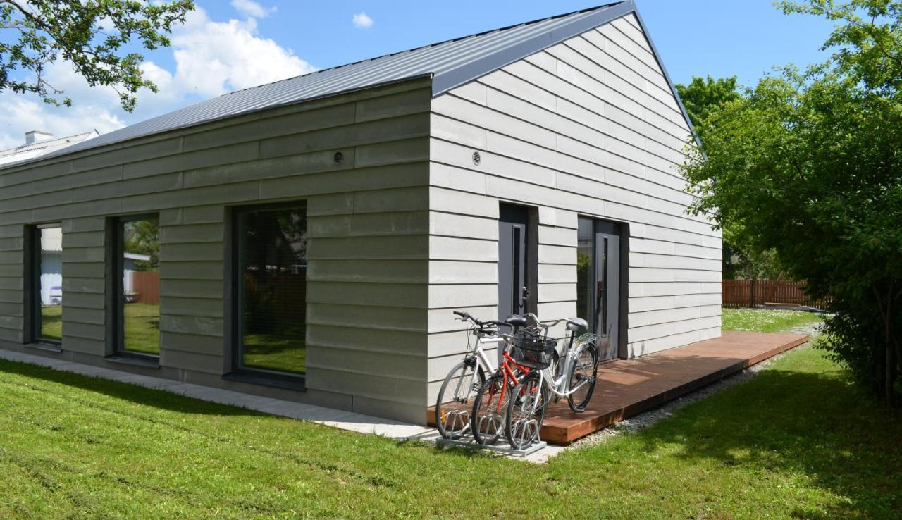 Ravila Puhkemaja Kuressaare Buitenkant foto